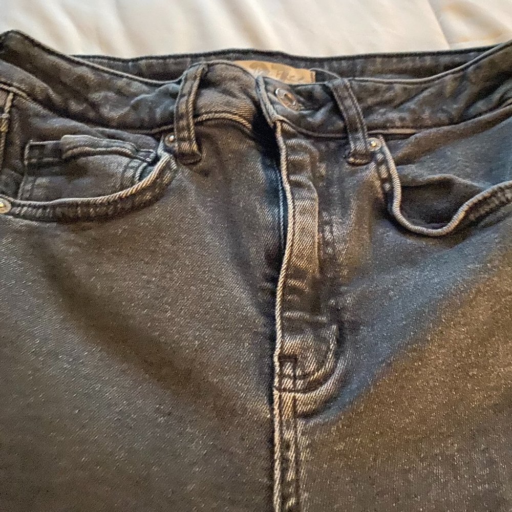 JEANS - Picture 2 of 3